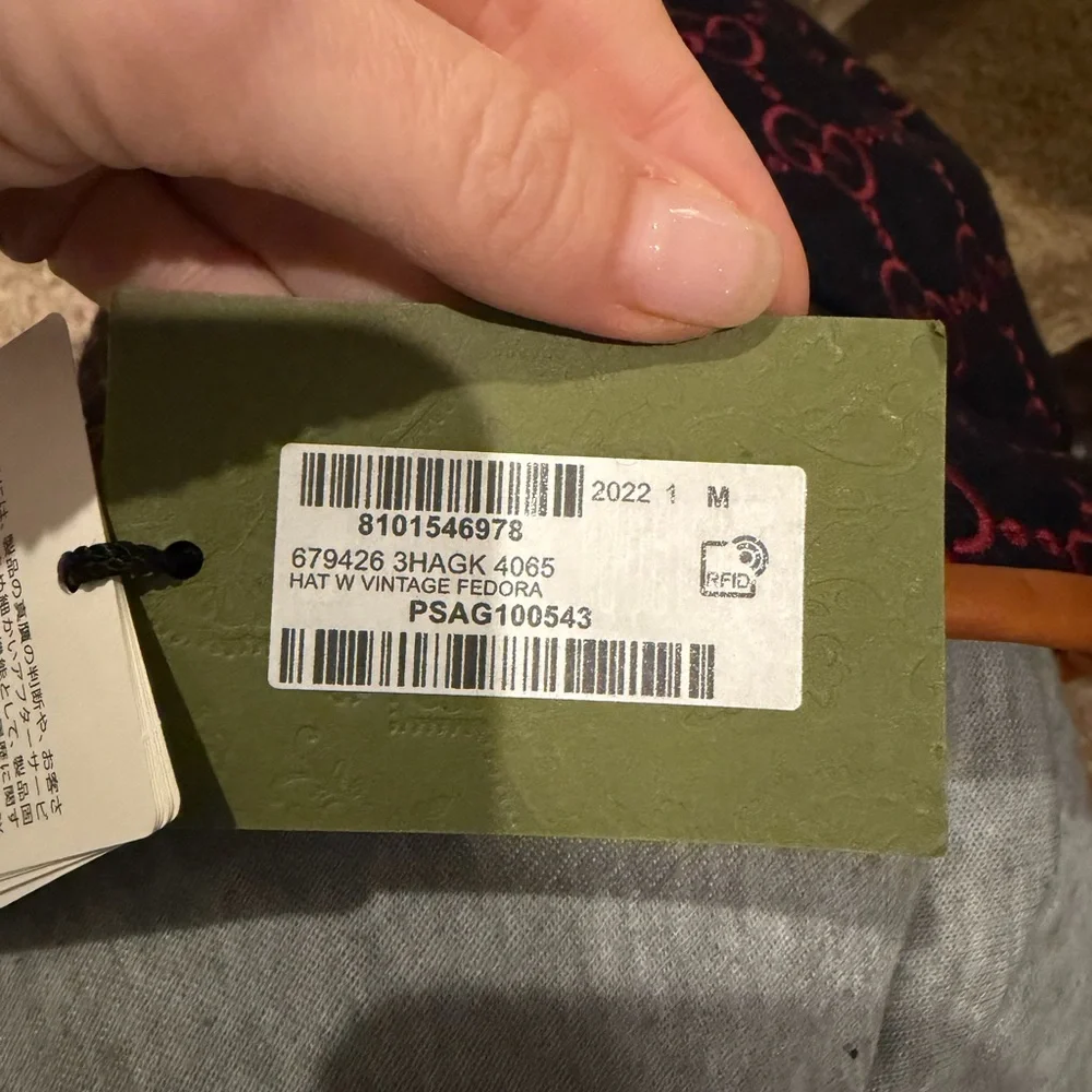 Gucci Black Bucket Hat with Red GG Monogram and Tan Trim - Picture 4 of 6